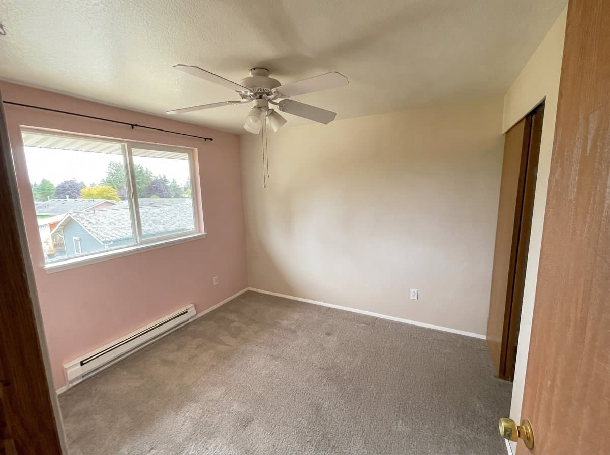 Everett Multiplex: 10 107 St SE