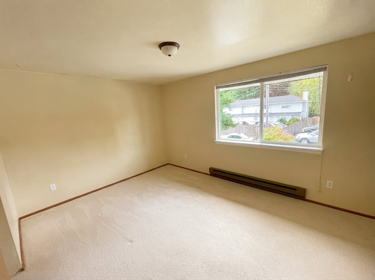 Everett Multiplex: 10 107 St SE