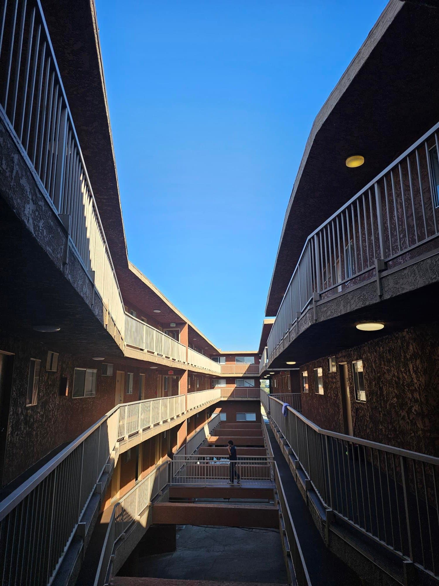 Los Angeles Apartment: 4688 S HUNTINGTON DR.