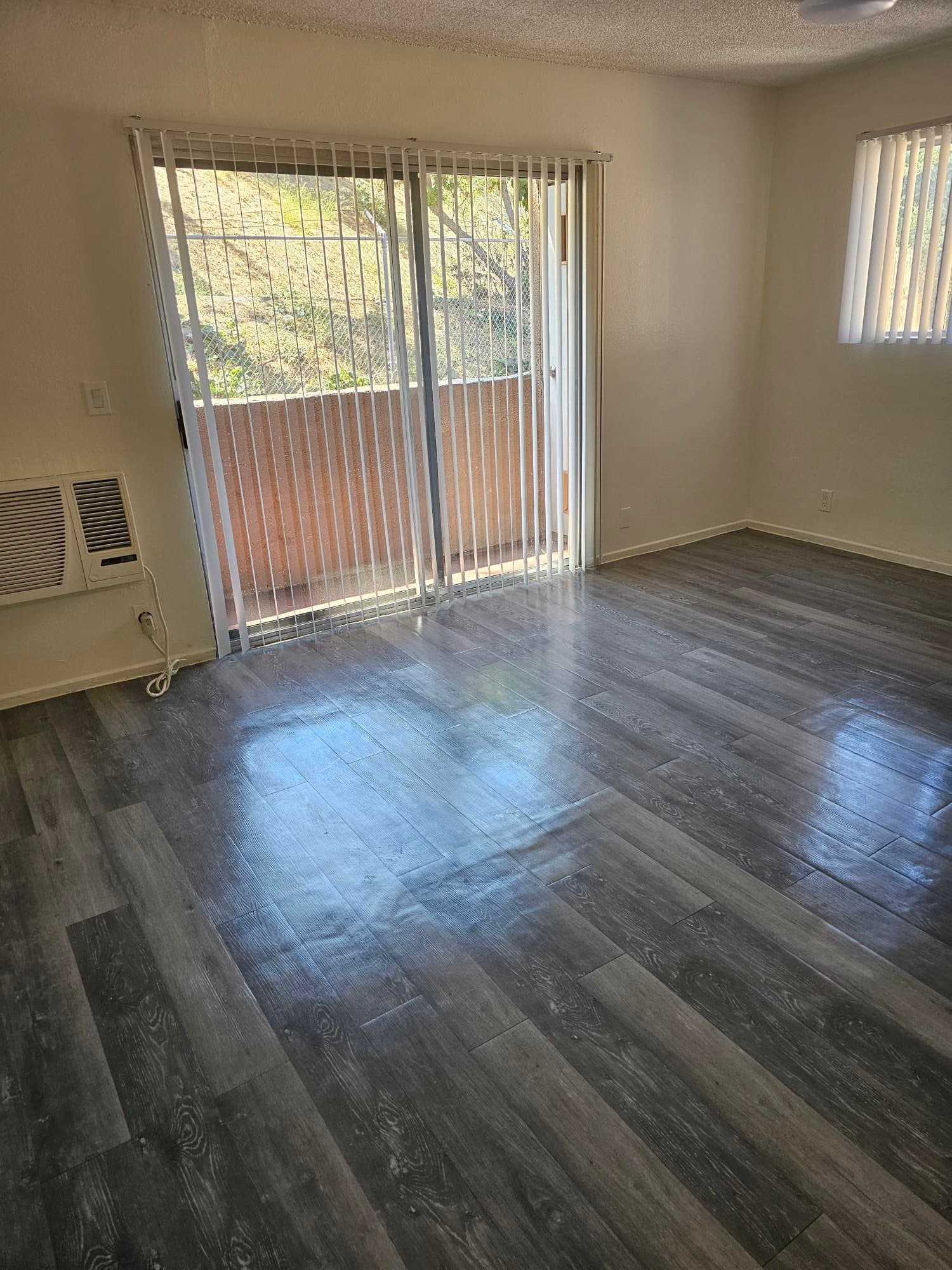 Los Angeles Apartment: 4688 S HUNTINGTON DR.