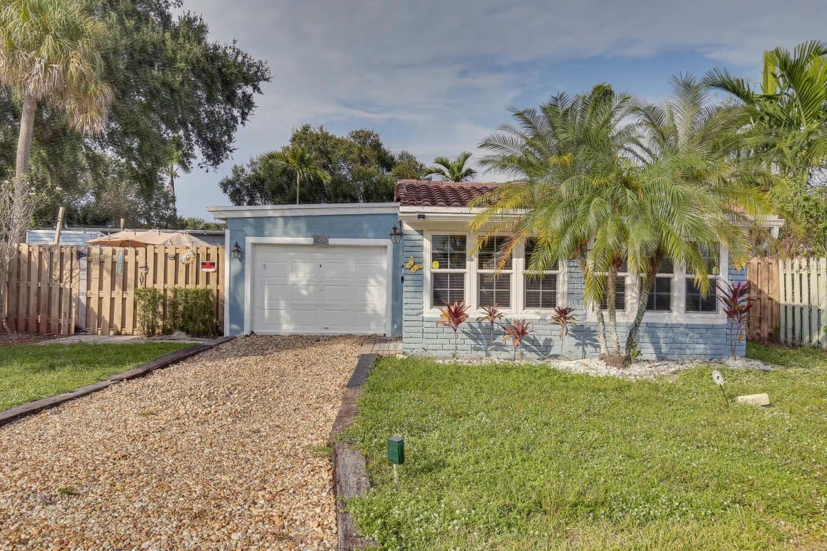 Fort Lauderdale House: 1237 SW 28th St
