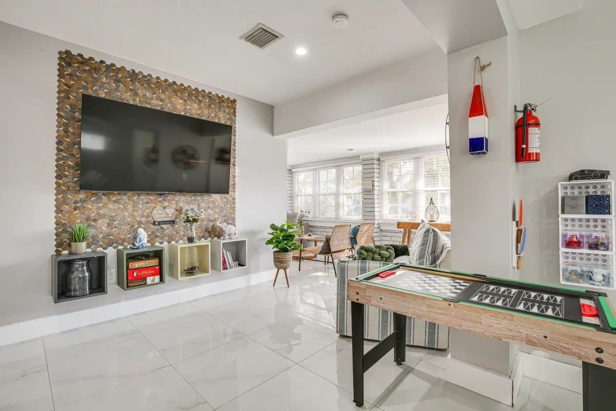 Fort Lauderdale House: 1237 SW 28th St