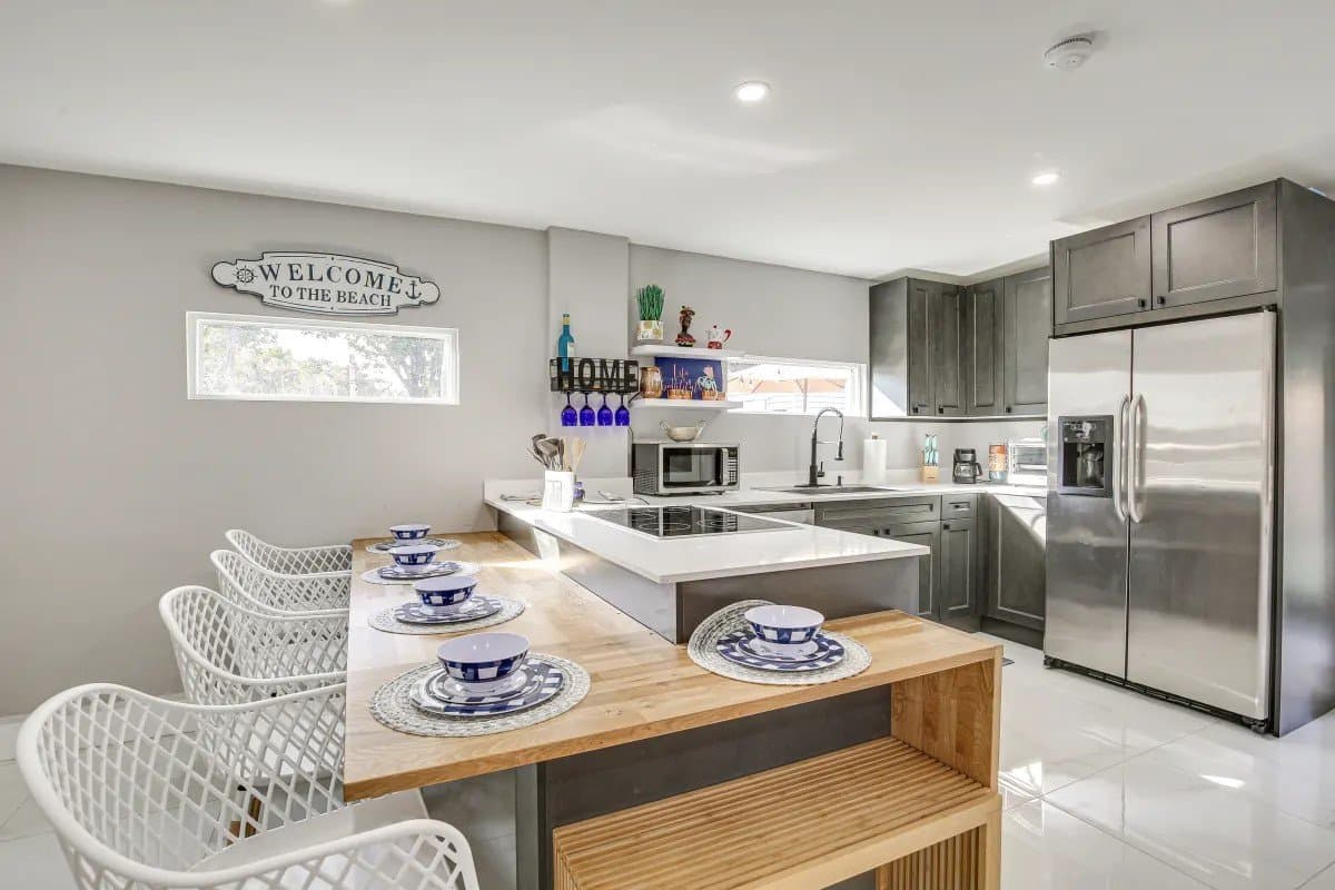 Fort Lauderdale House: 1237 SW 28th St