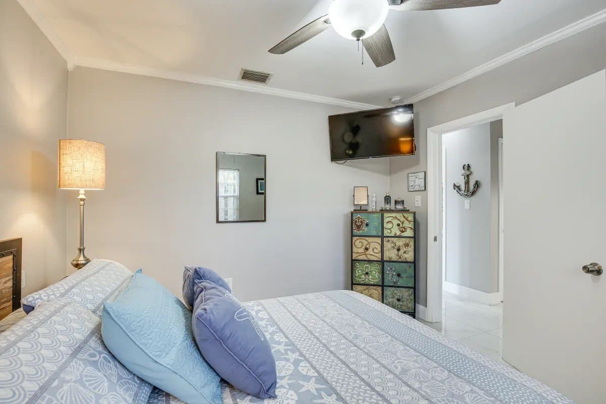 Fort Lauderdale House: 1237 SW 28th St