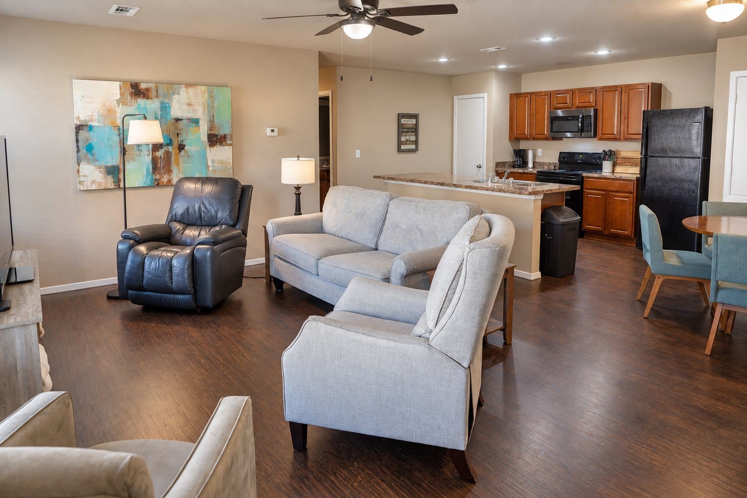 Farmington House: 246 E Anabranch Ct