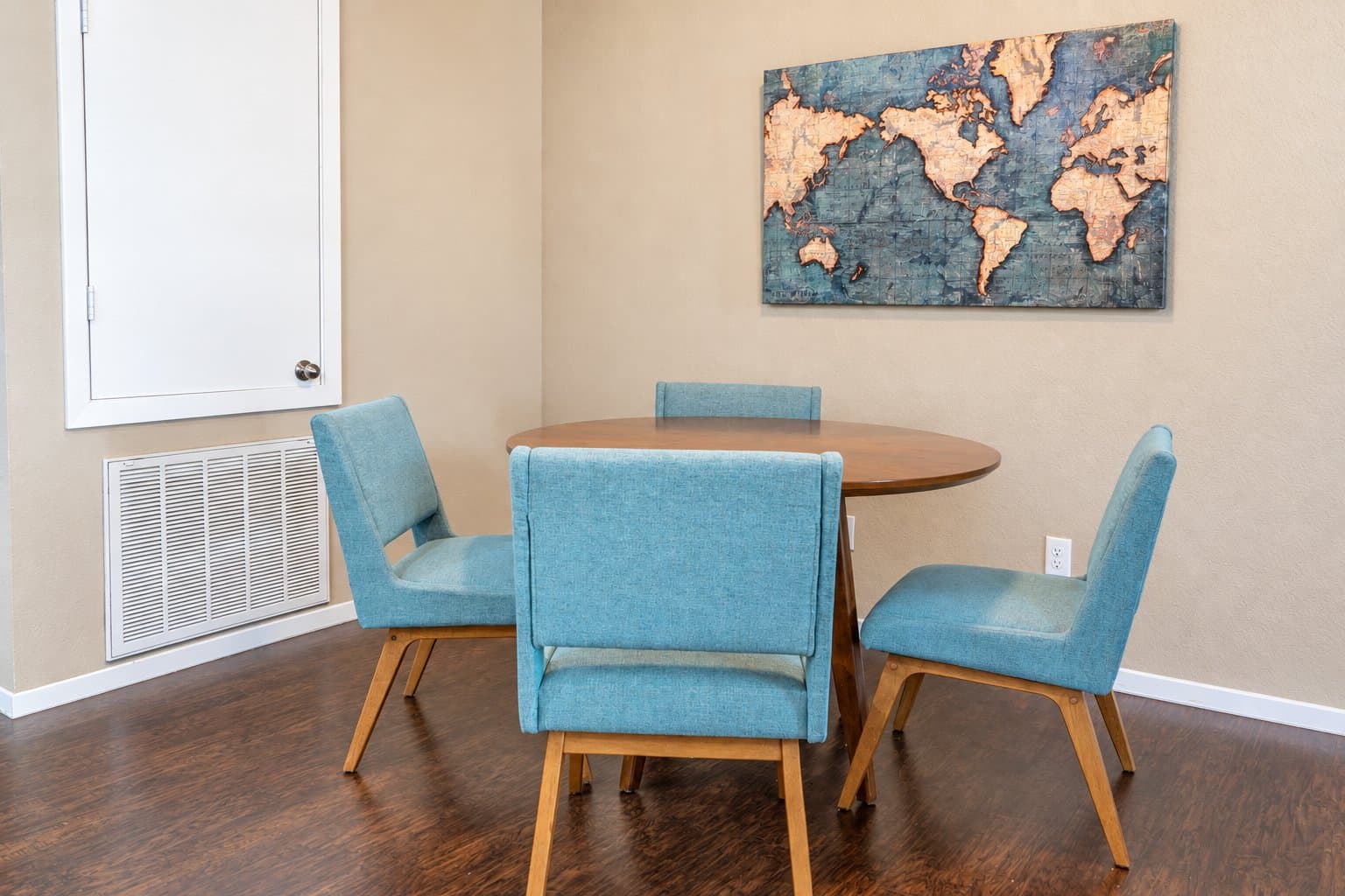 Farmington House: 246 E Anabranch Ct