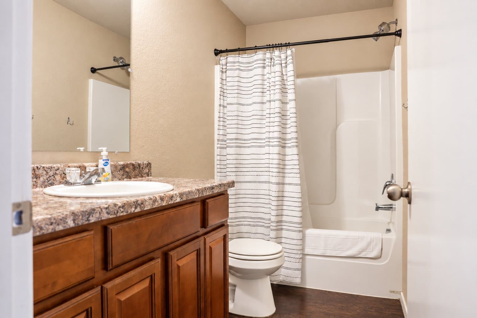 Farmington House: 246 E Anabranch Ct
