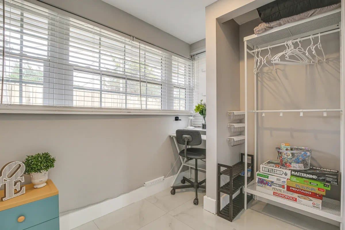 Fort Lauderdale House: 1237 SW 28th St