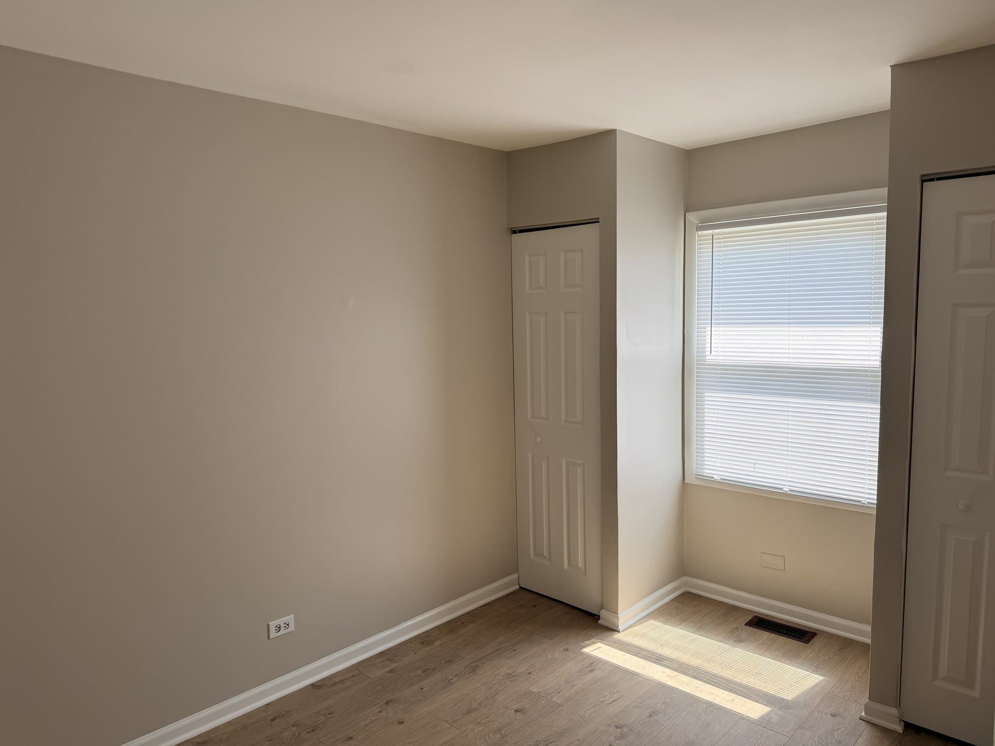 Hanover Park Townhome: 1313 Kingsbury Dr