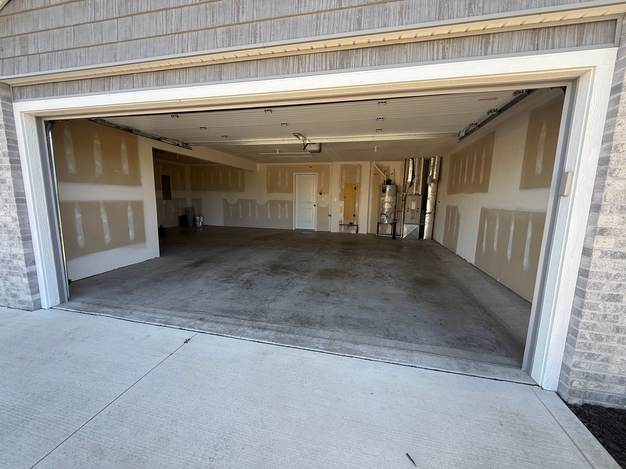 FORT WAYNE House: 14057 ASCARI CV