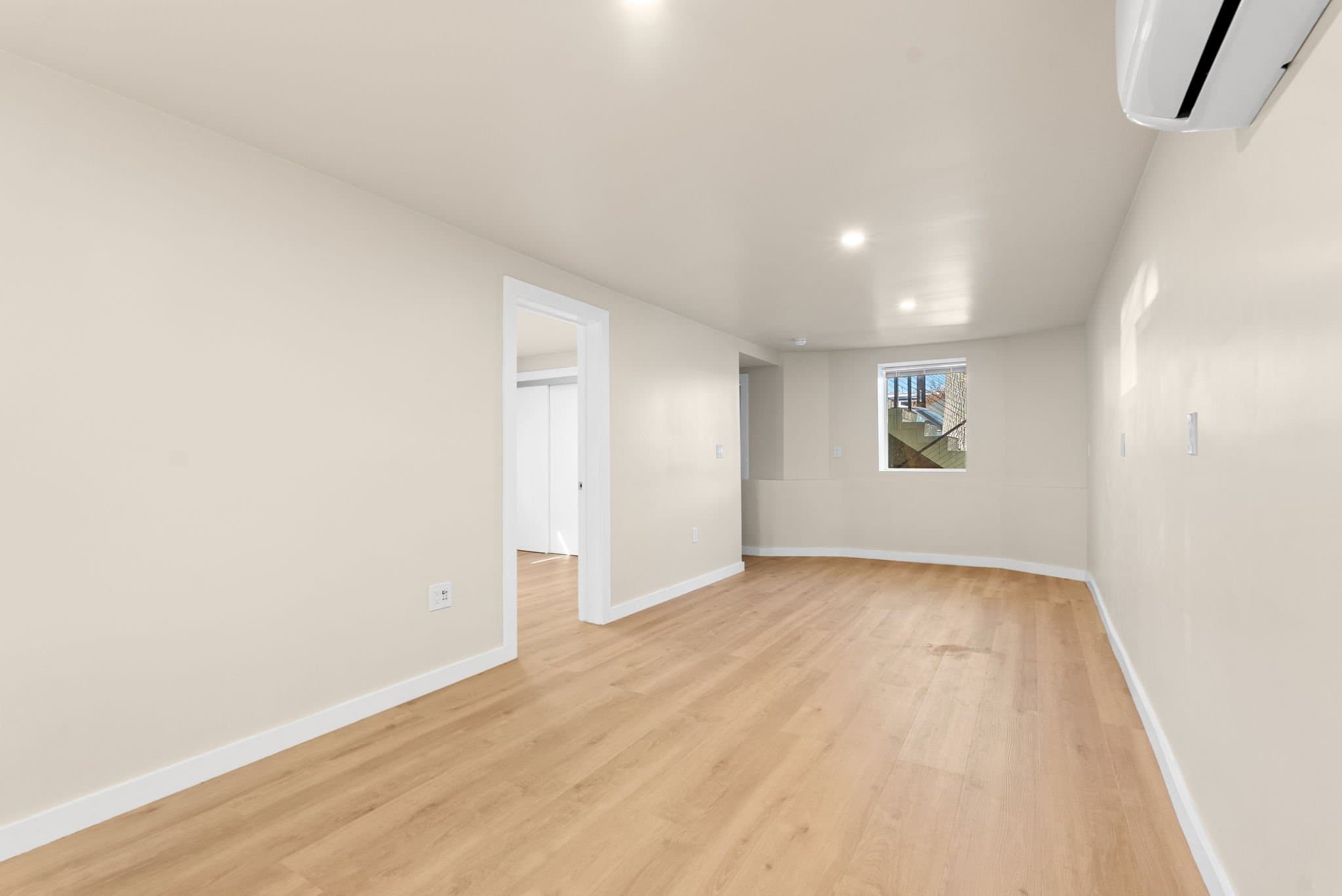 Berkeley Apartment: 1516 Alcatraz Ave