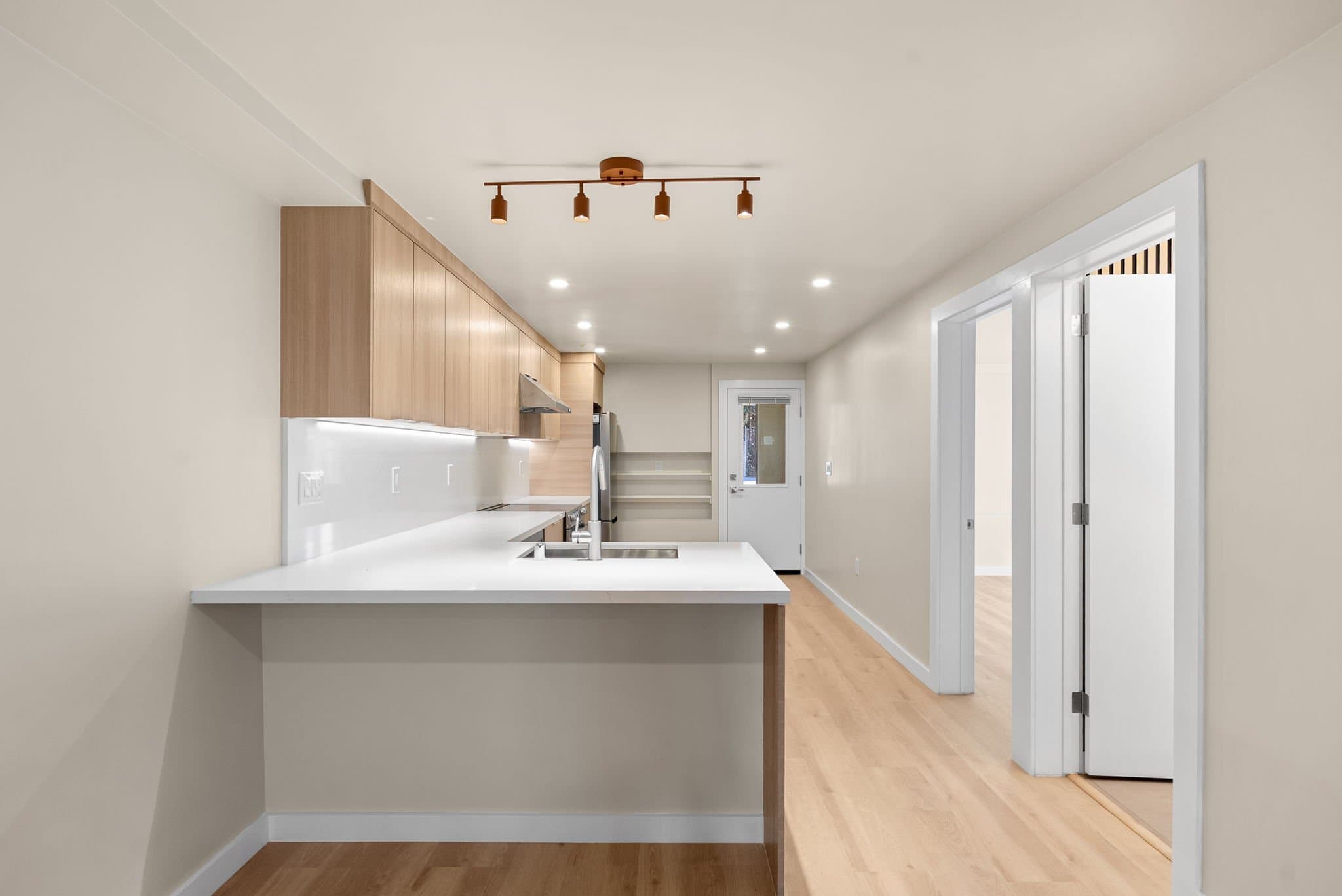 Berkeley Apartment: 1516 Alcatraz Ave