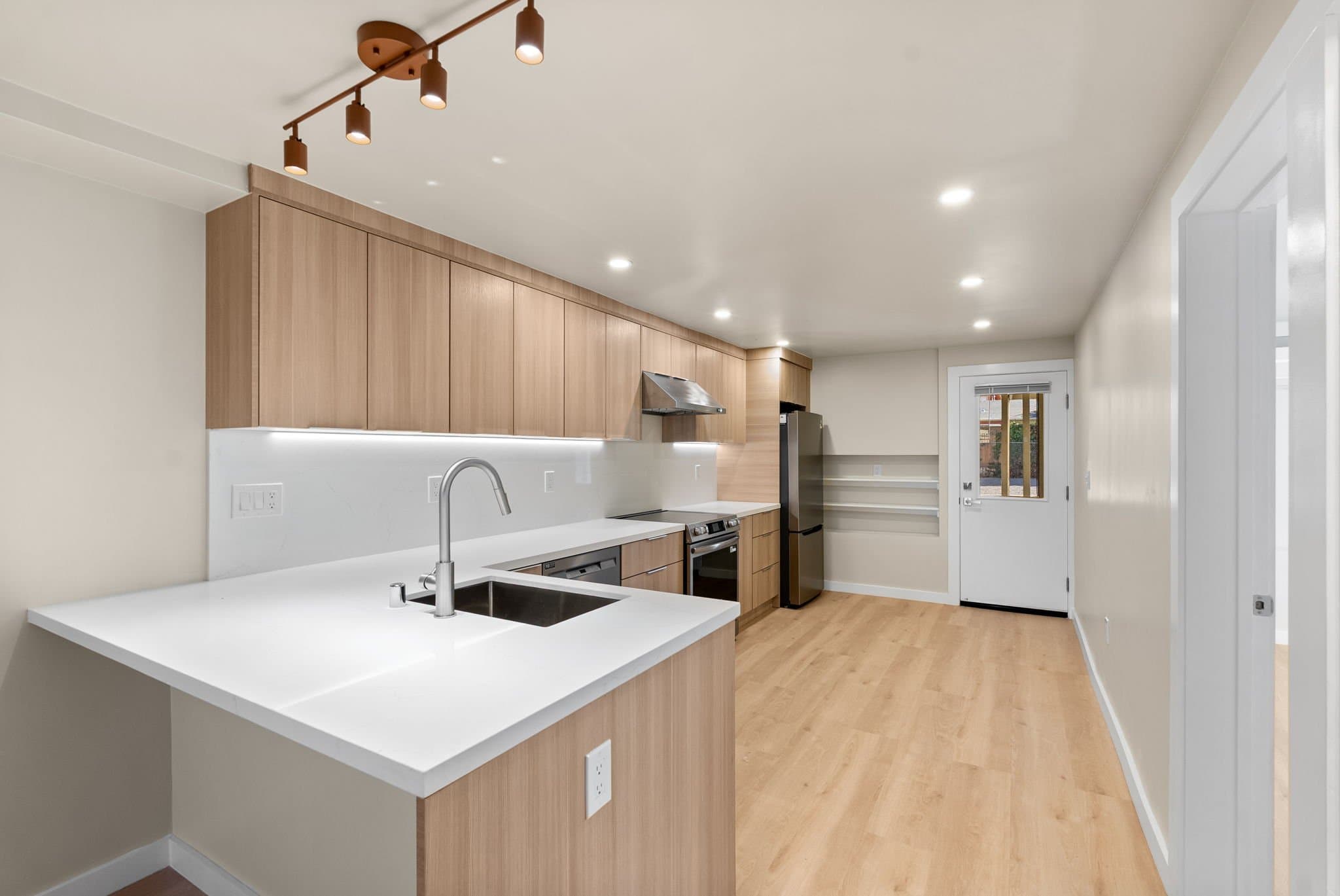 Berkeley Apartment: 1516 Alcatraz Ave