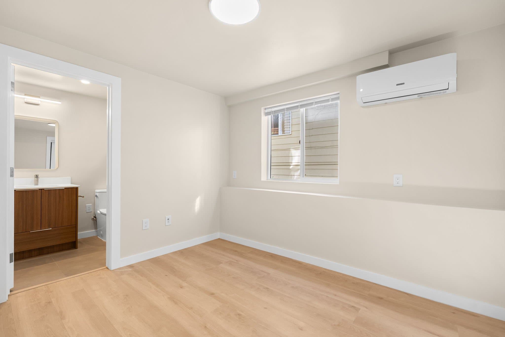 Berkeley Apartment: 1516 Alcatraz Ave