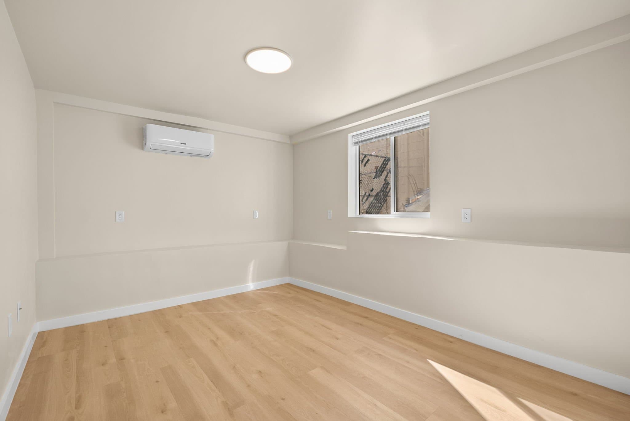 Berkeley Apartment: 1516 Alcatraz Ave