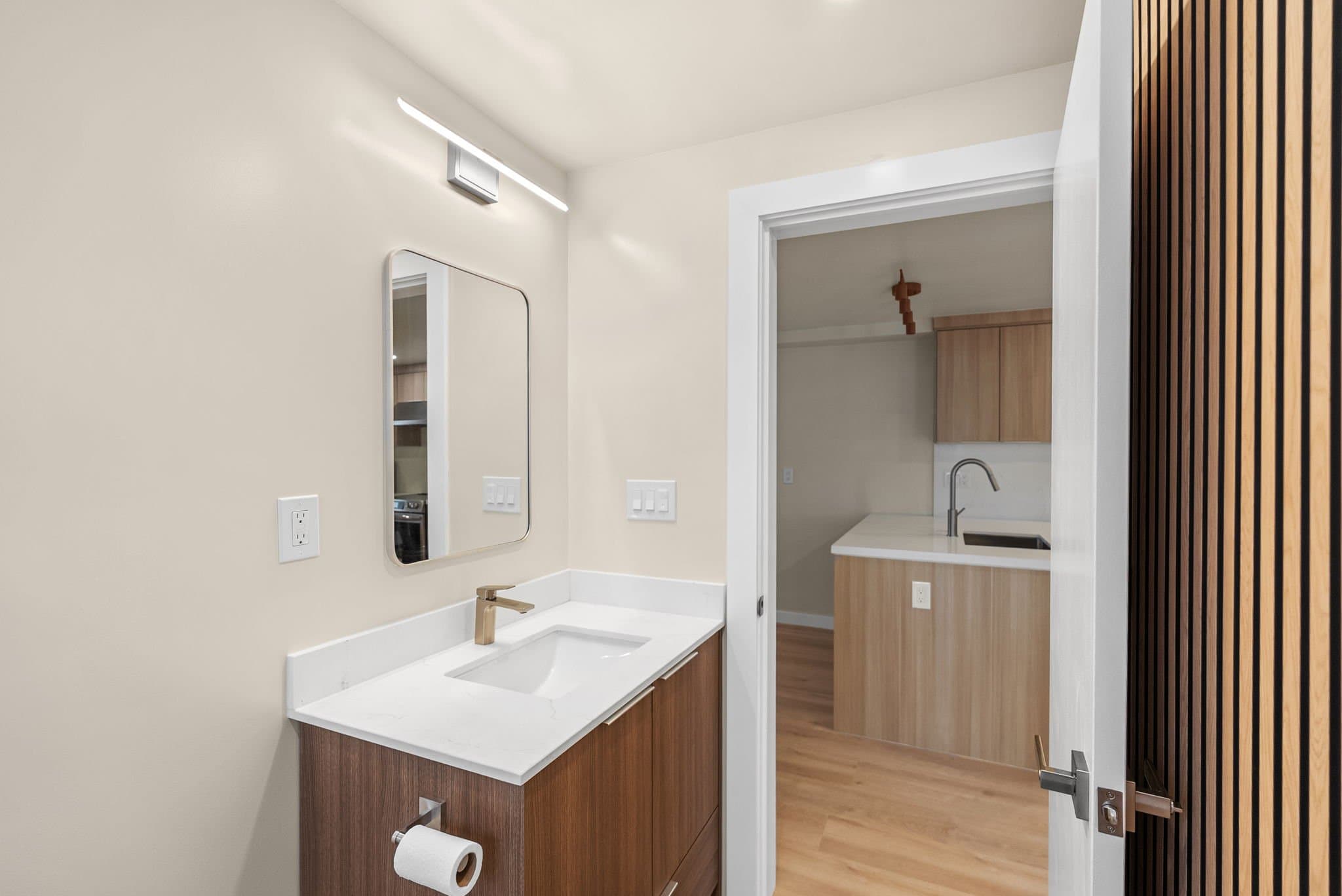 Berkeley Apartment: 1516 Alcatraz Ave