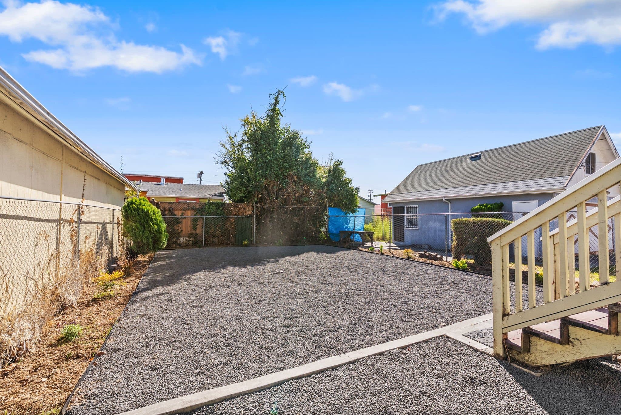 Berkeley Apartment: 1516 Alcatraz Ave