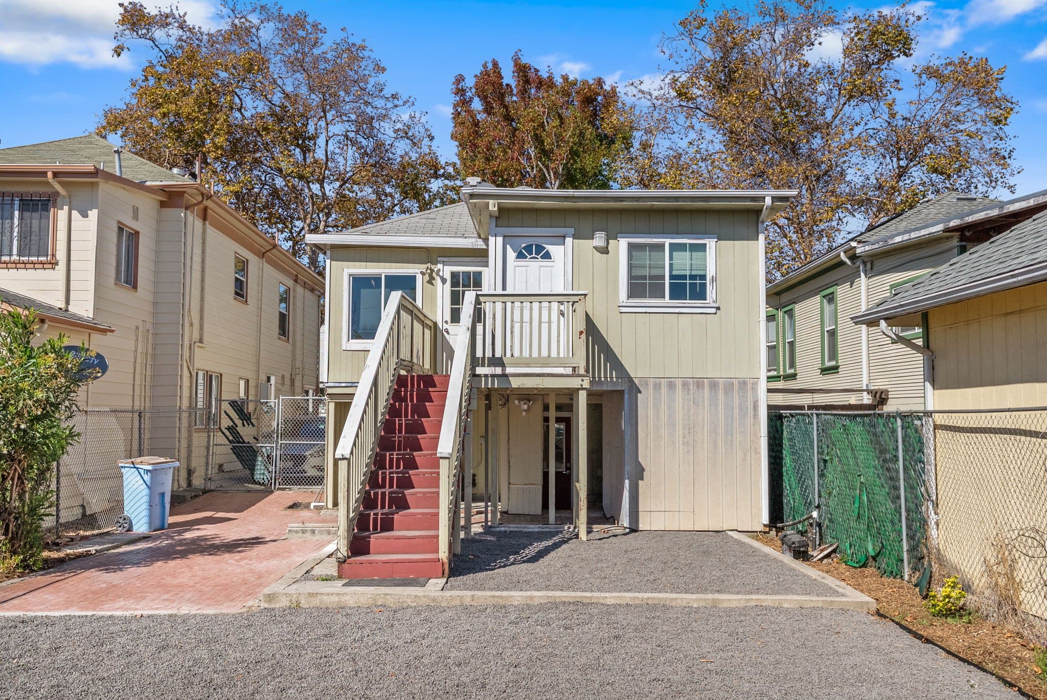 Berkeley Apartment: 1516 Alcatraz Ave