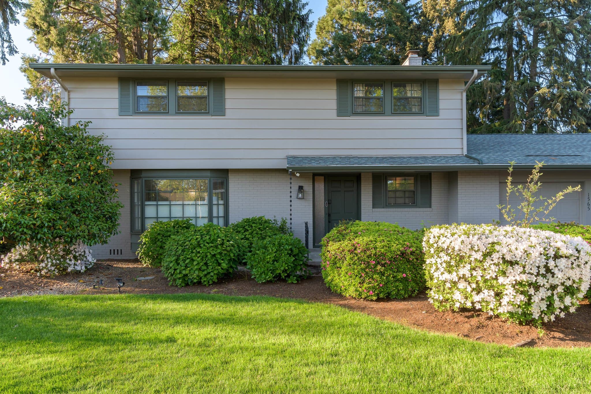 Eugene House: 1565 Flintridge Ave