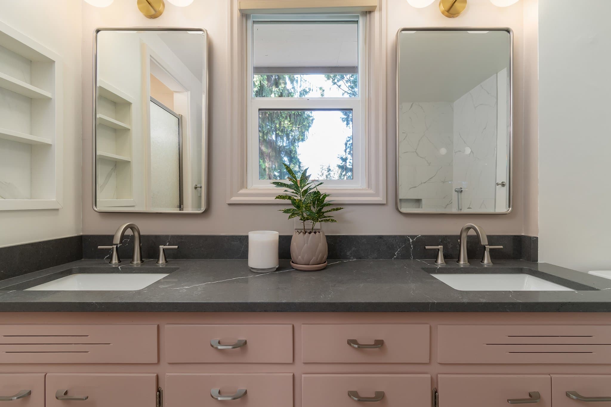 Eugene House: 1565 Flintridge Ave