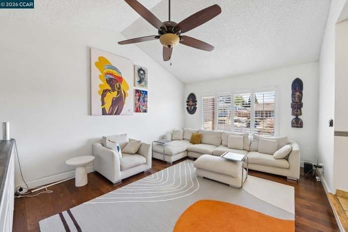 Vallejo House: 148 Primrose Ln