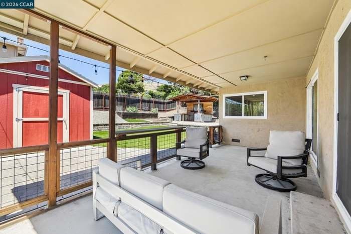 Vallejo House: 148 Primrose Ln