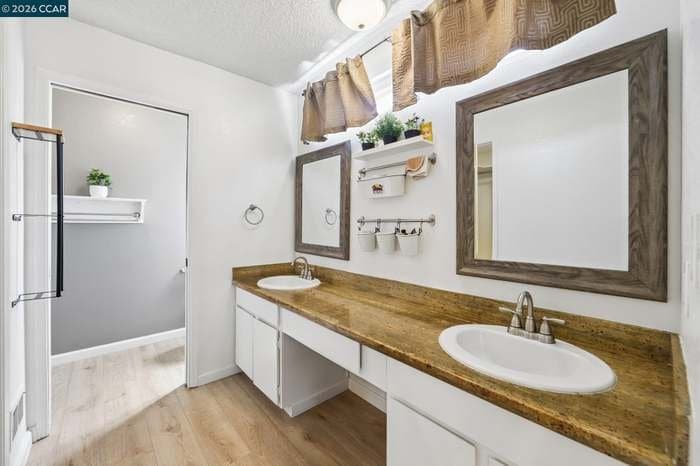 Vallejo House: 148 Primrose Ln