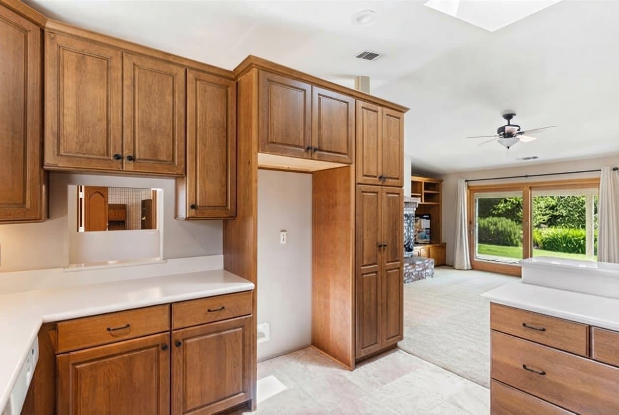 Fallbrook House: 1044 Valentine Ln