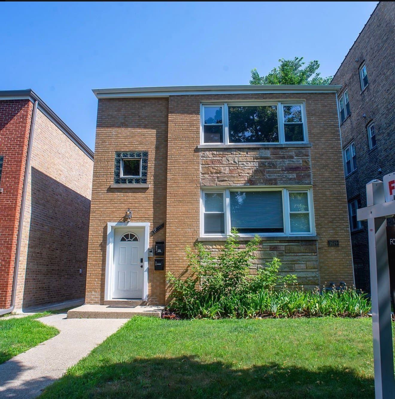 Evanston Condo: 1619 Monroe St