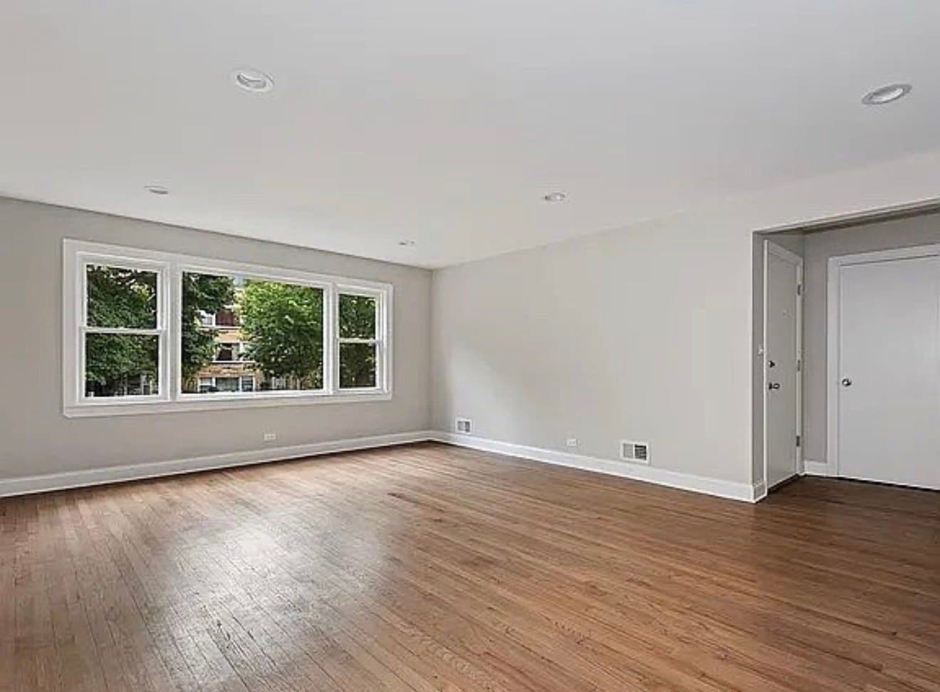 Evanston Condo: 1619 Monroe St