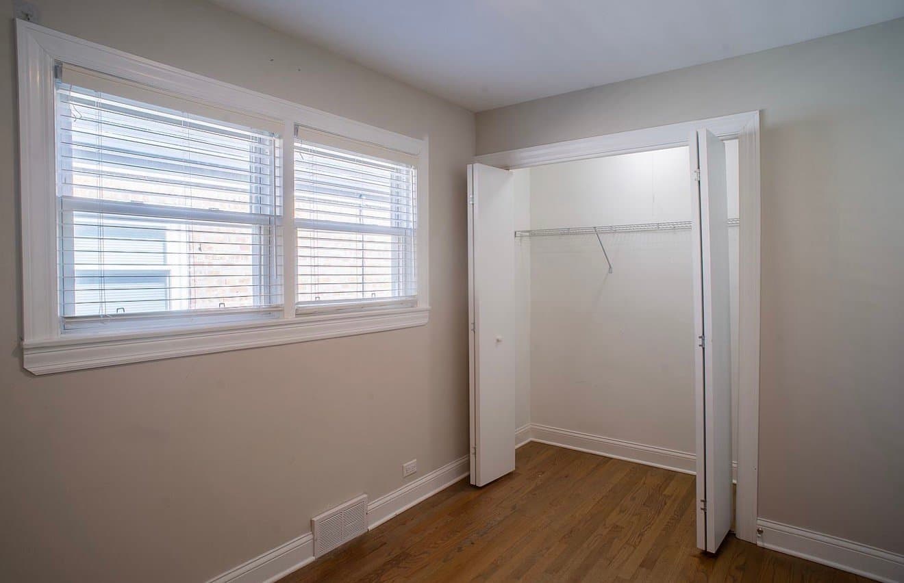 Evanston Condo: 1619 Monroe St