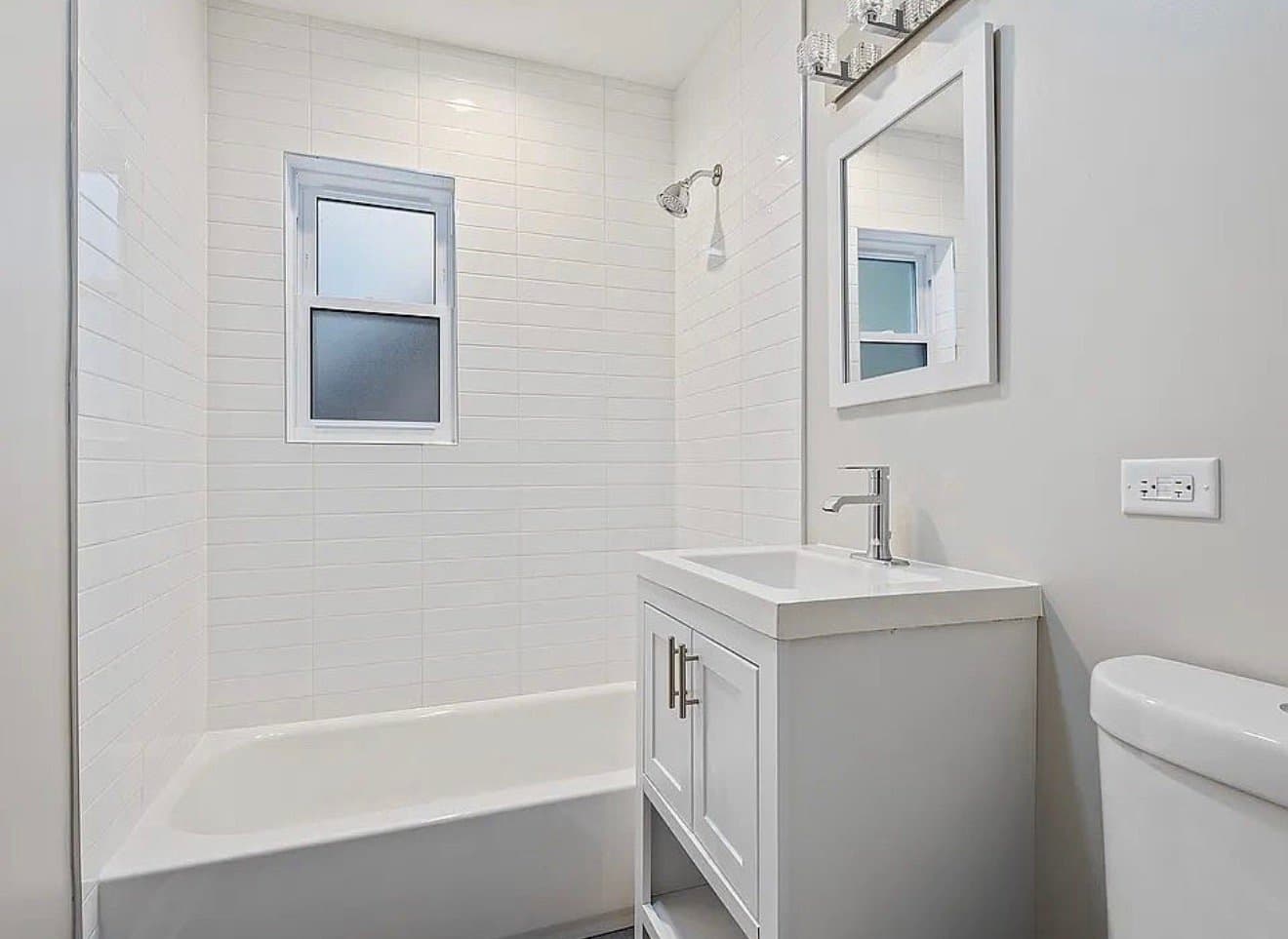 Evanston Condo: 1619 Monroe St