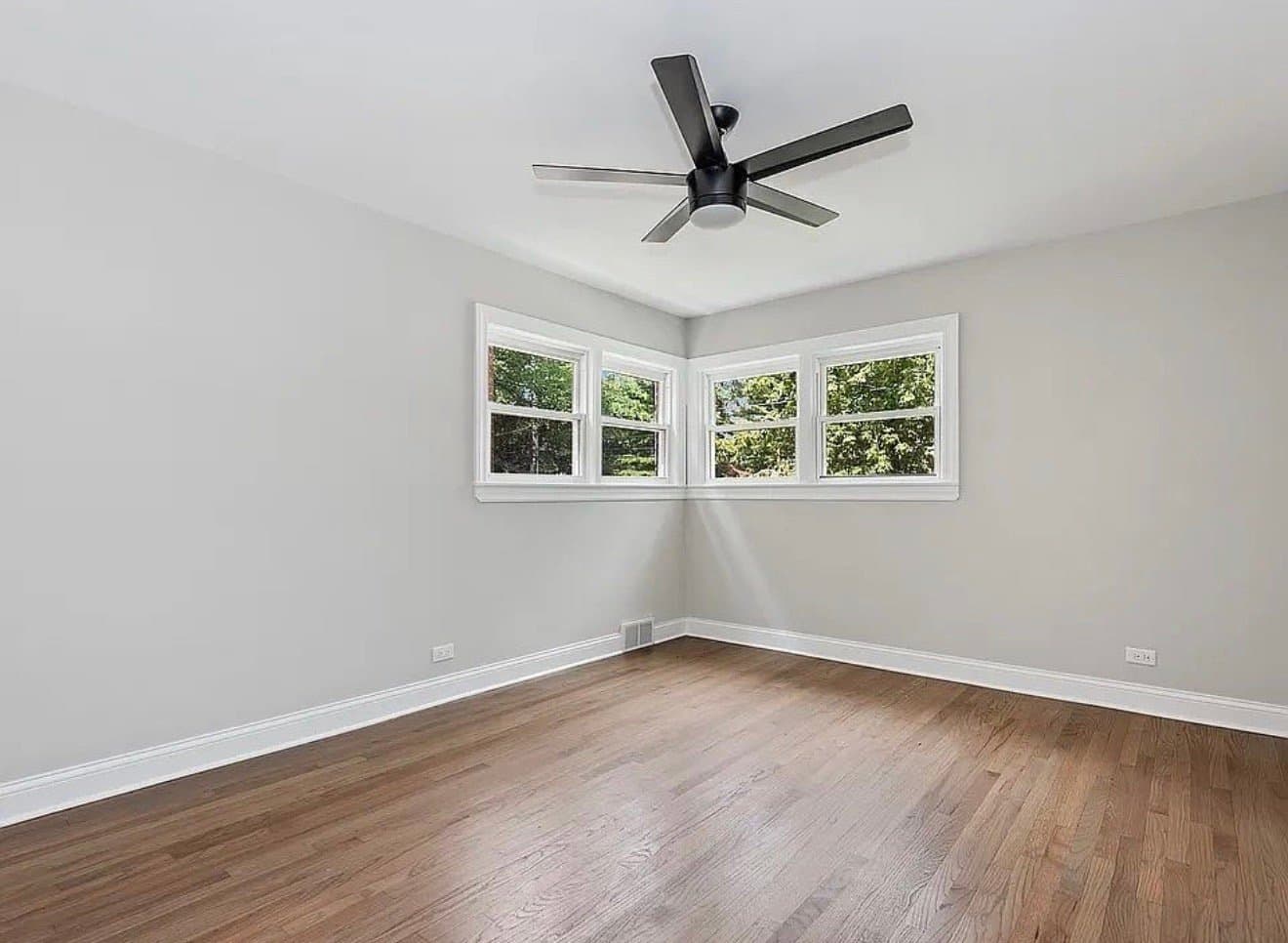 Evanston Condo: 1619 Monroe St