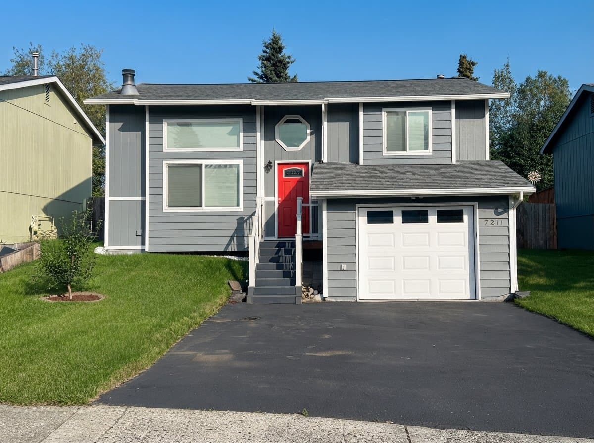 Anchorage House: 7211 Biglerville Cir