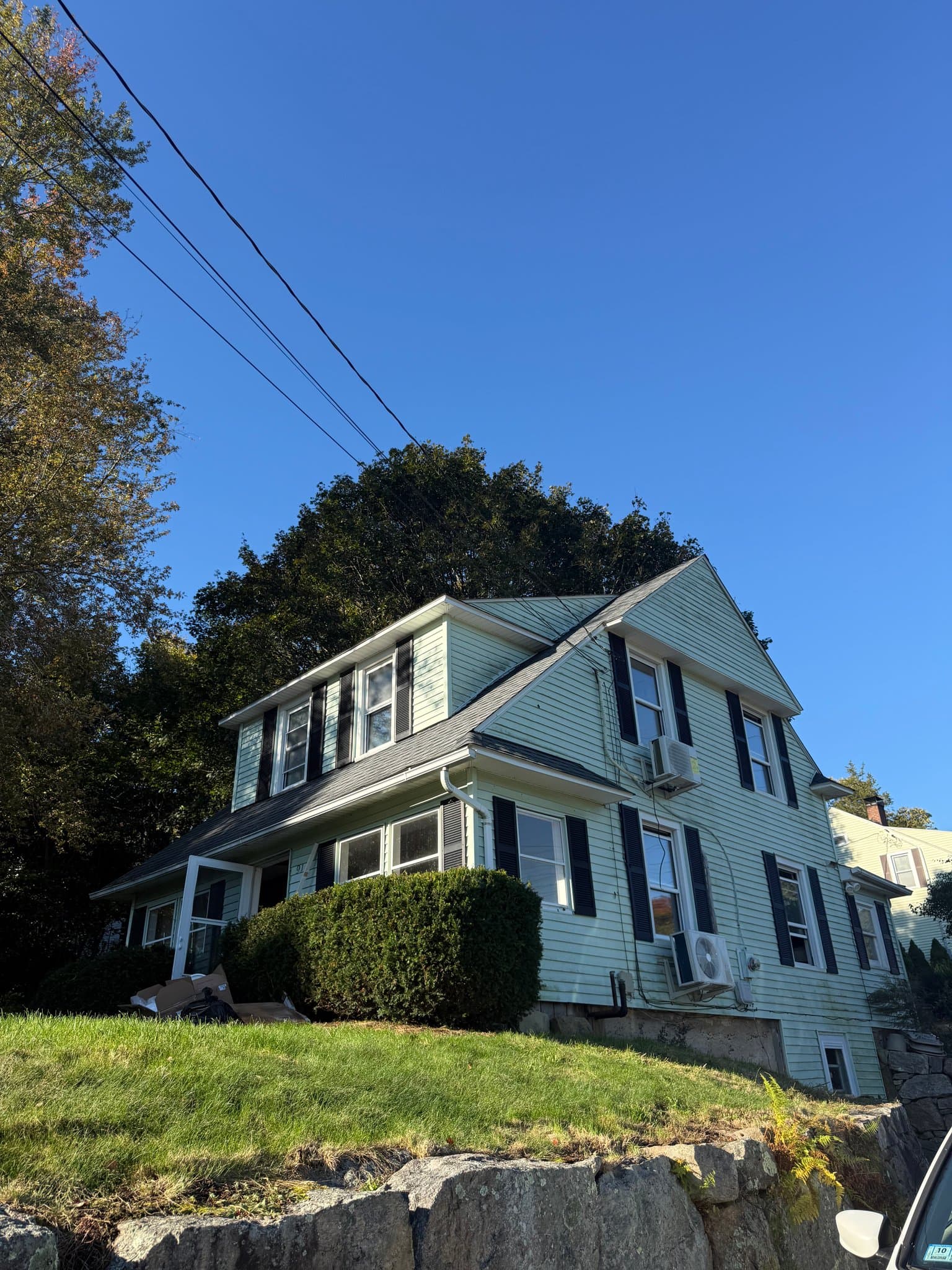 Uncasville House: 91 Lathrop Rd