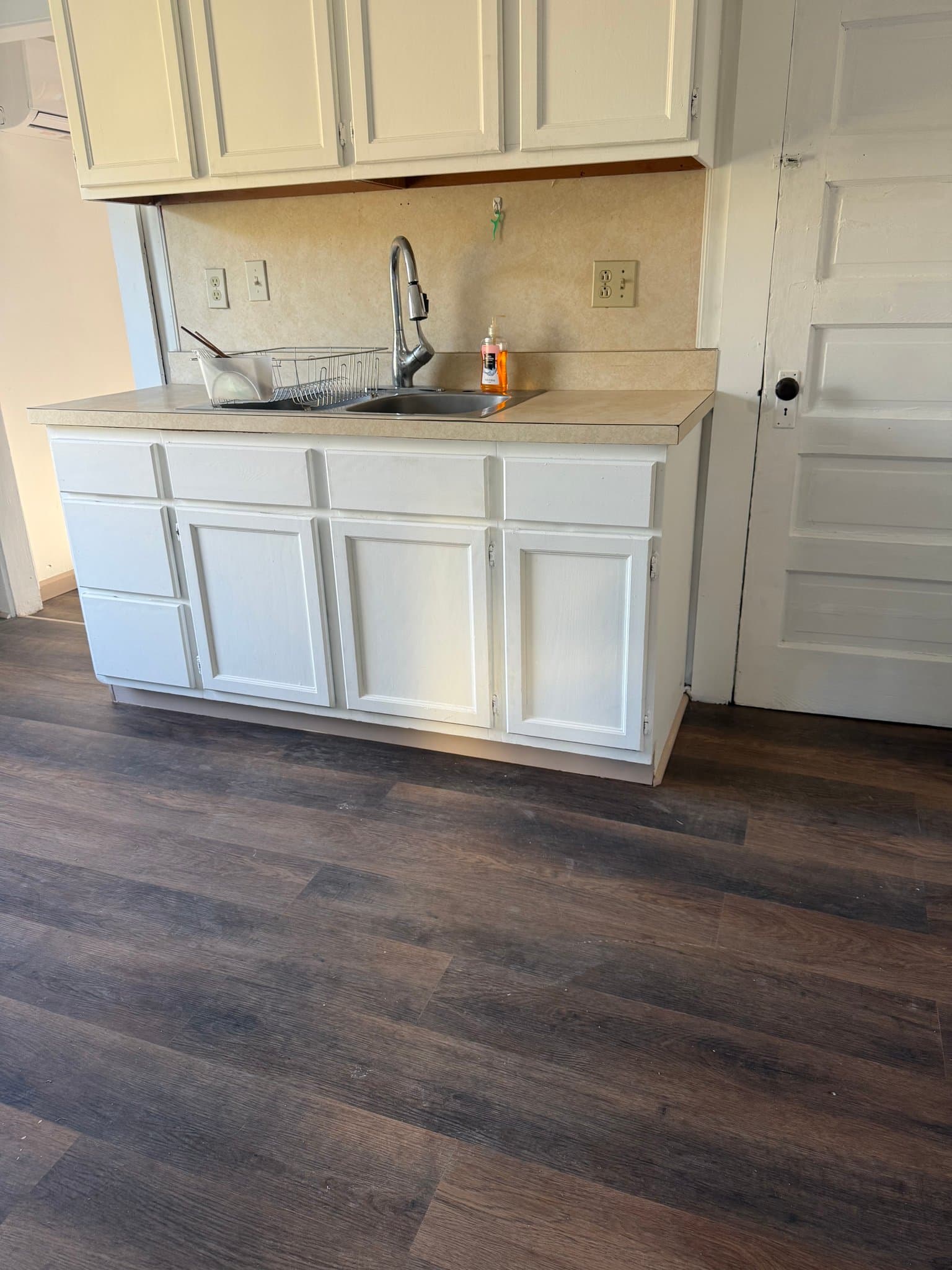 Uncasville House: 91 Lathrop Rd