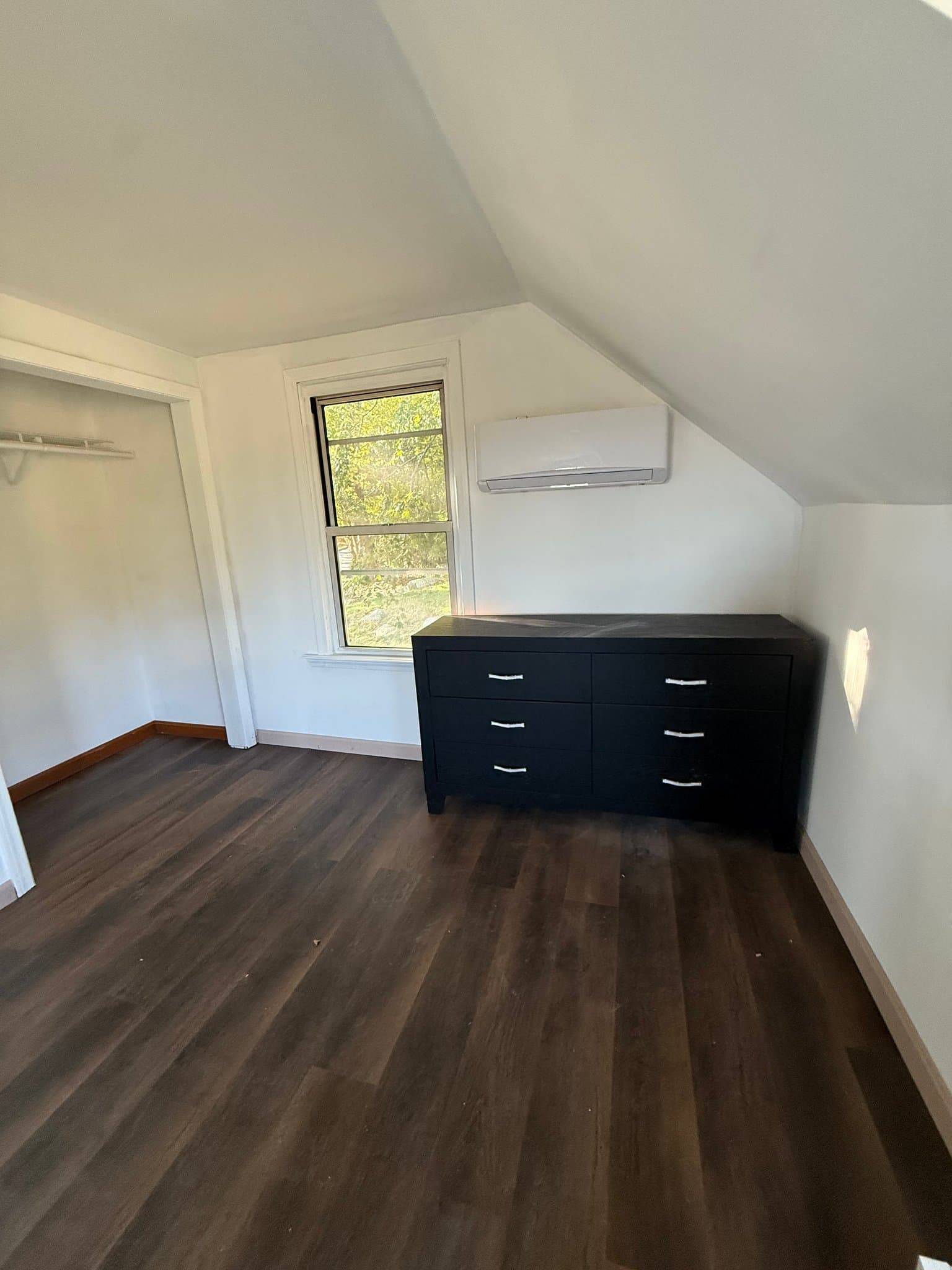 Uncasville House: 91 Lathrop Rd