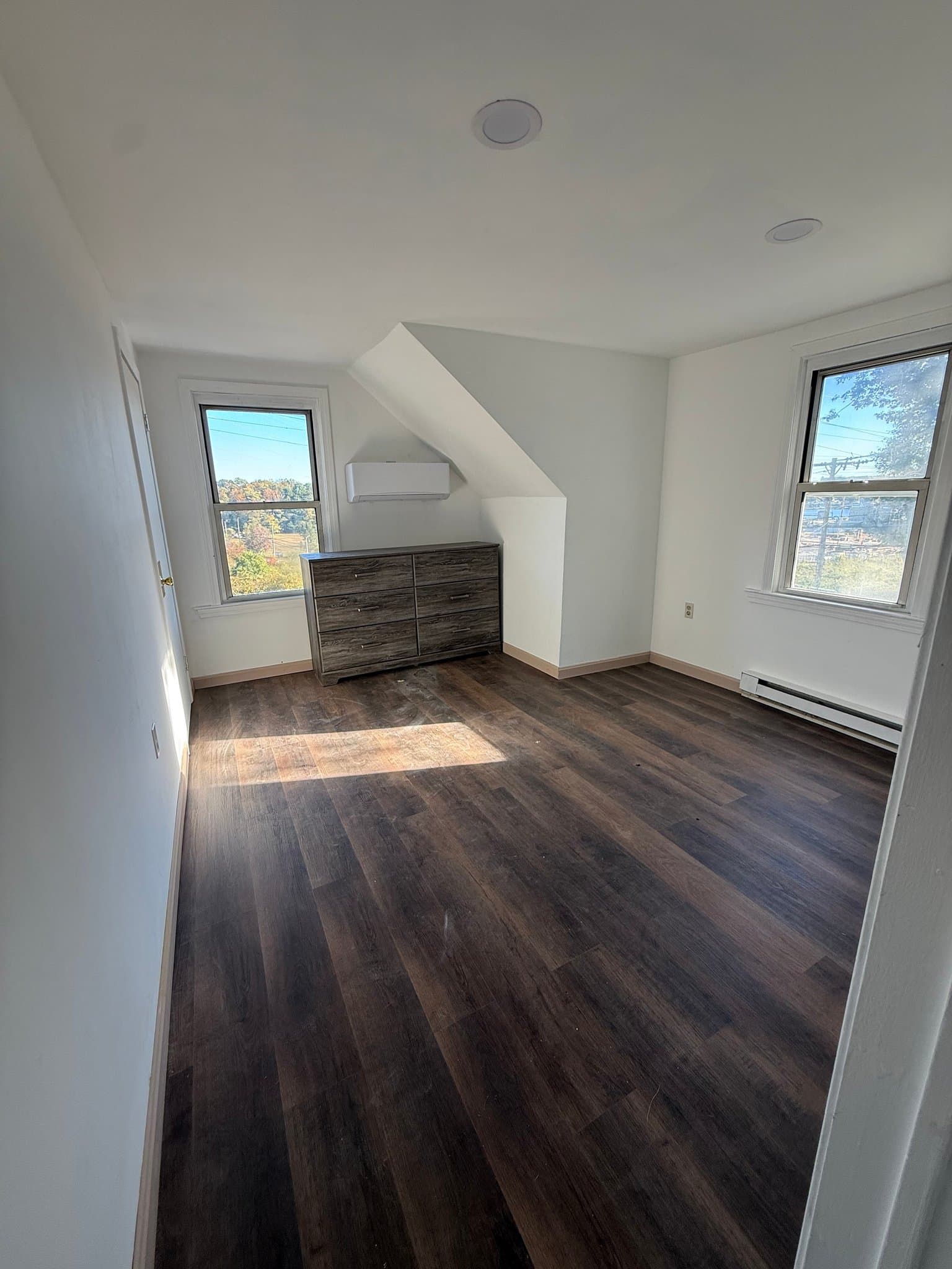 Uncasville House: 91 Lathrop Rd