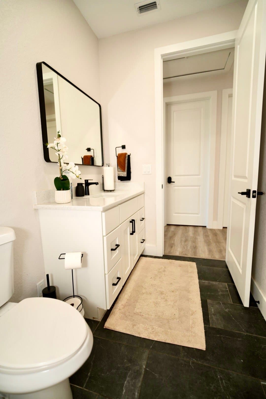 Bartow Apartment: 550 Battle Ave