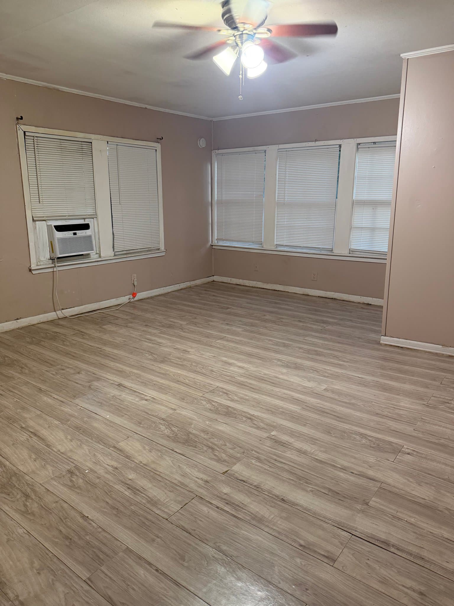 Cleveland House: 705 S Roosevelt Ave