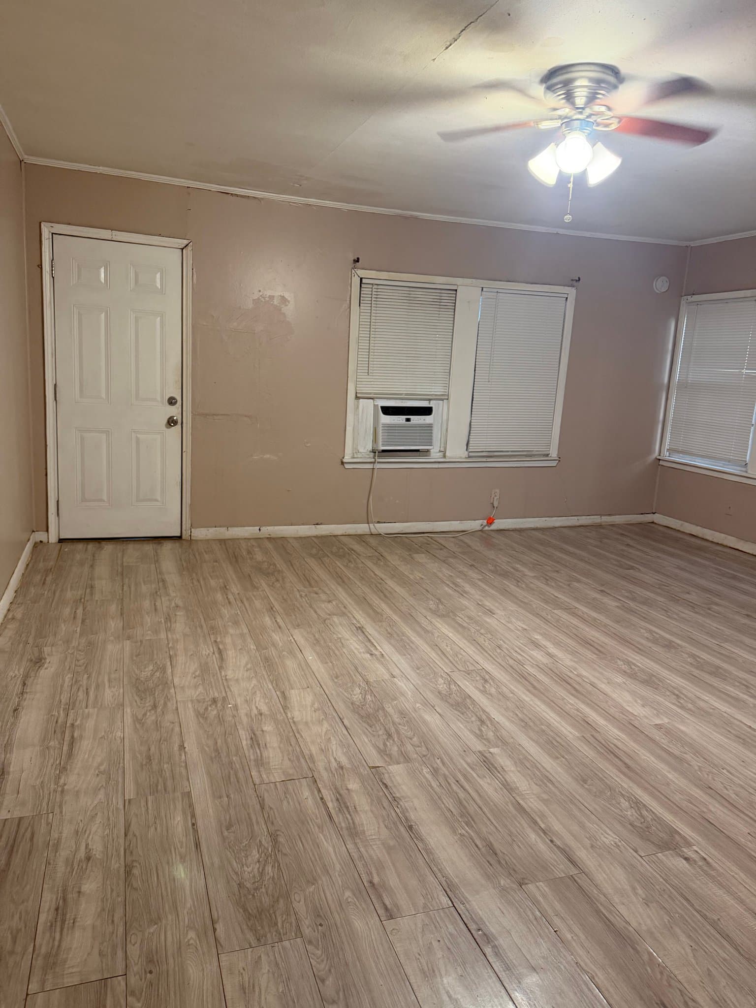 Cleveland House: 705 S Roosevelt Ave