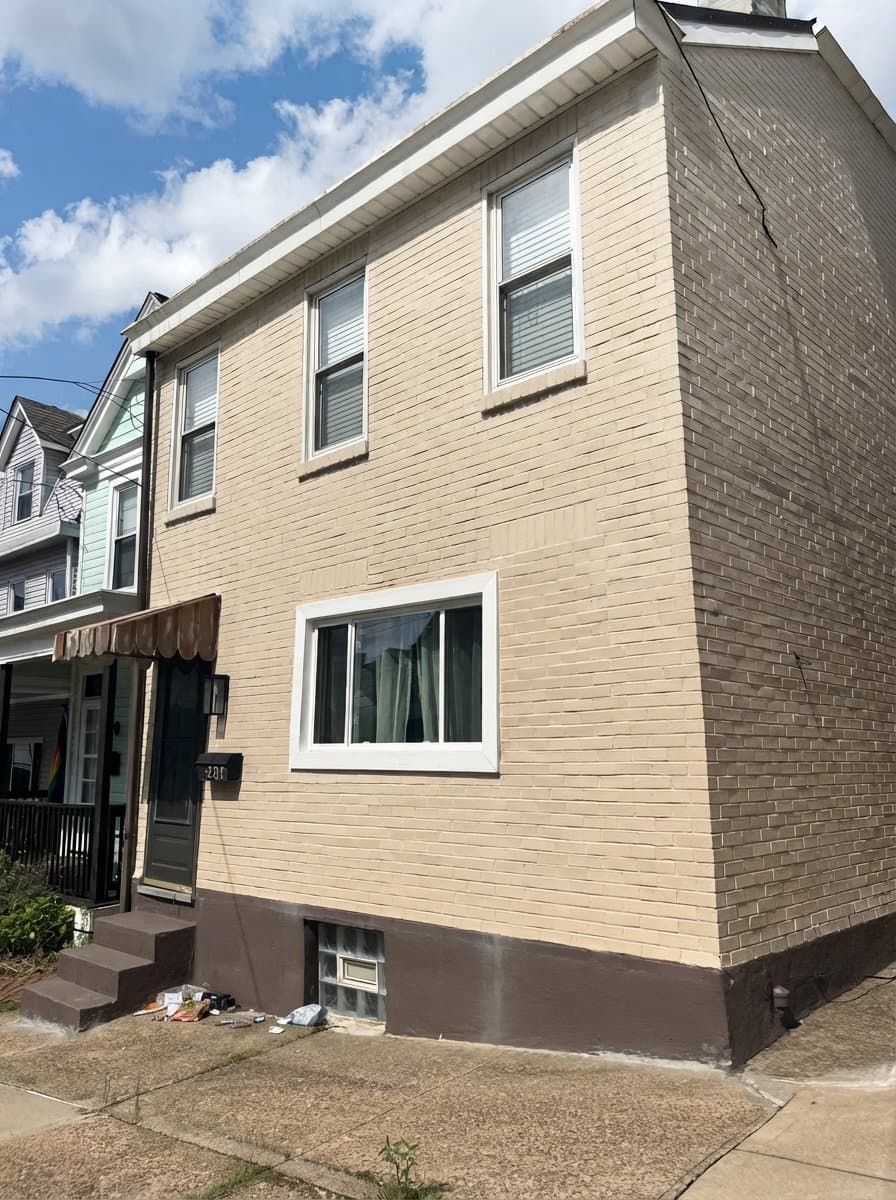 Pittsbrugh House: 209 57th St