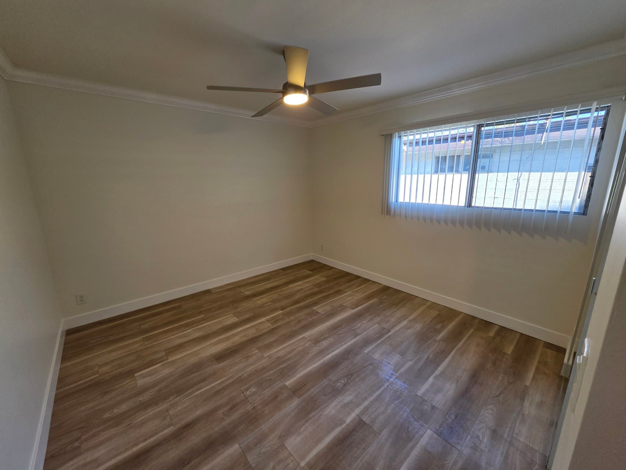 Los Angeles Apartment: 1519 Armacost Ave