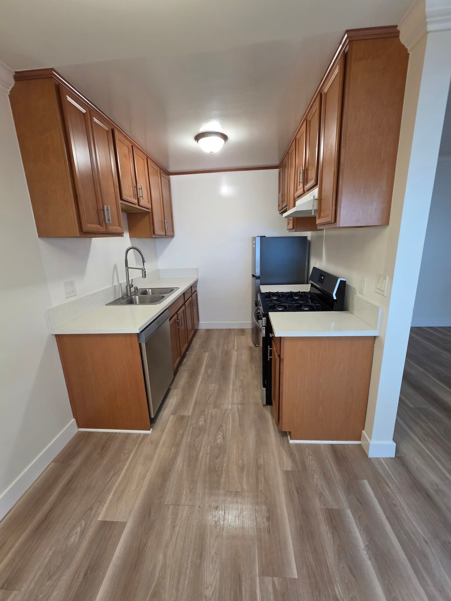 Los Angeles Apartment: 1519 Armacost Ave