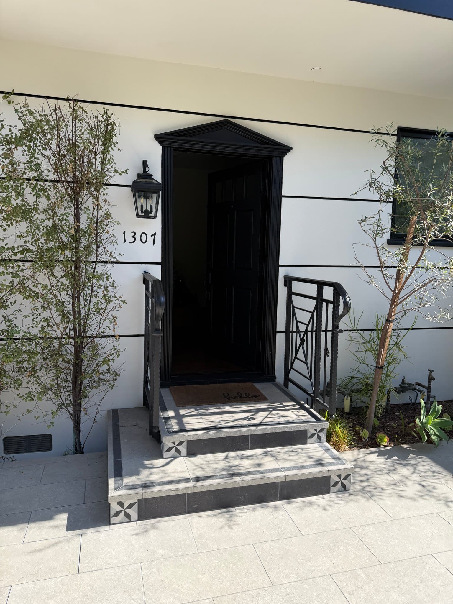 Los Angeles Townhome: 1307 S Beverly Glen Blvd
