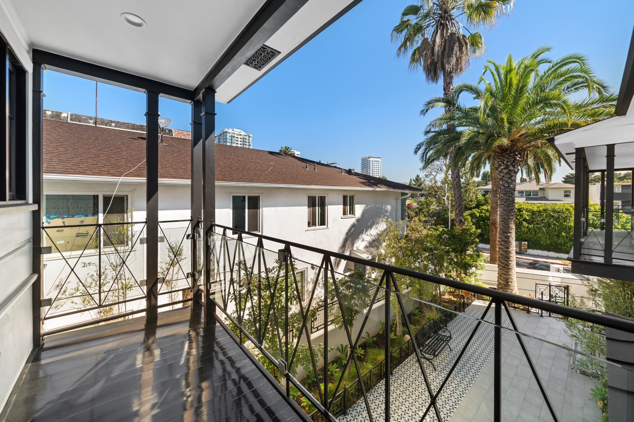 Los Angeles Townhome: 1307 S Beverly Glen Blvd