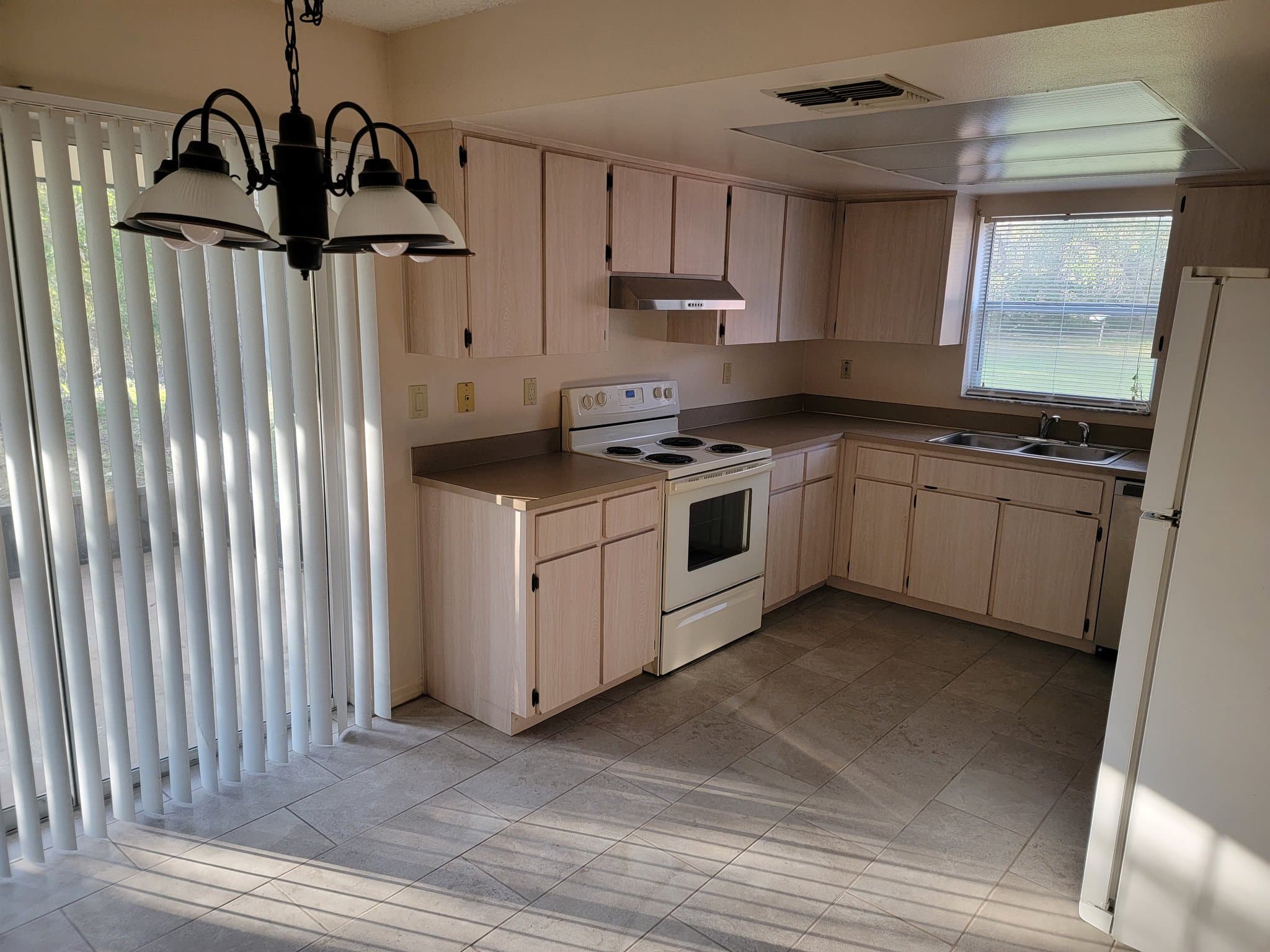 Spring Hill House: 1257a Malone Ave