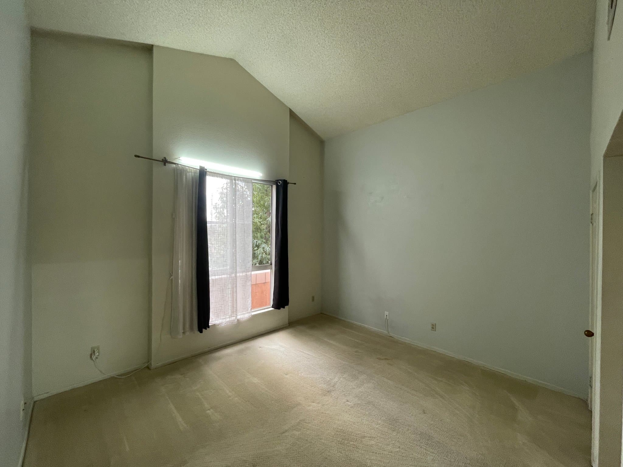Torrance Single Room: 16700 Yukon Ave