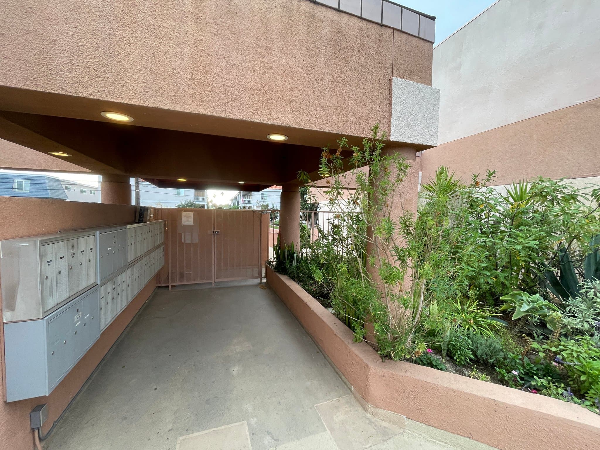 Torrance Single Room: 16700 Yukon Ave