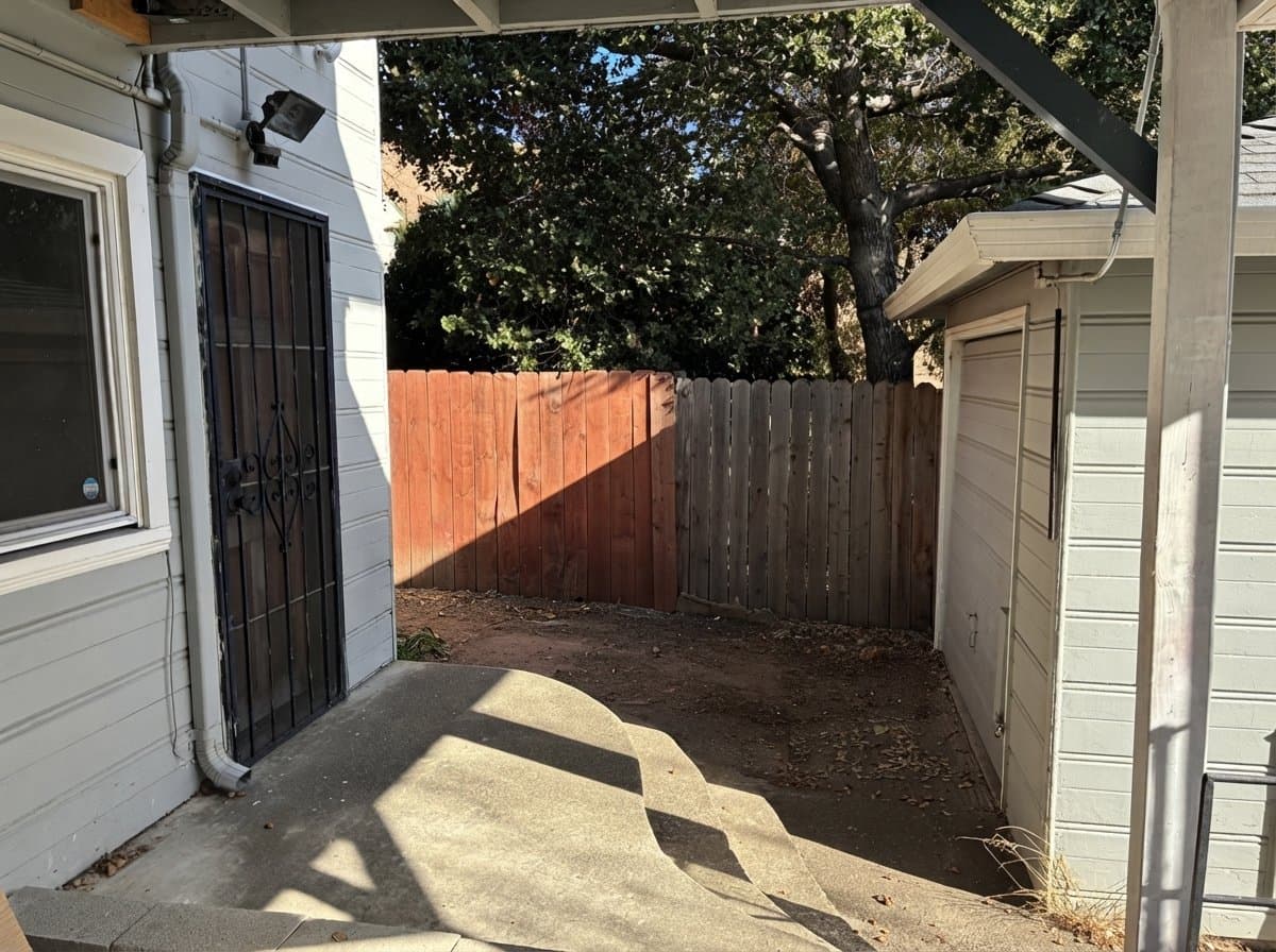 Oakland Apartment: 8101 Sunkist Dr